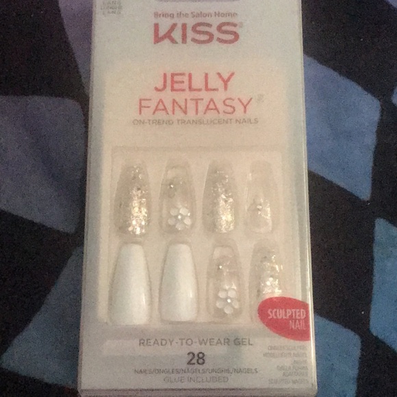 β¨πKiss Jelly Fantasy White Flower Nailsπ
π»β¨ - Picture 2 of 13